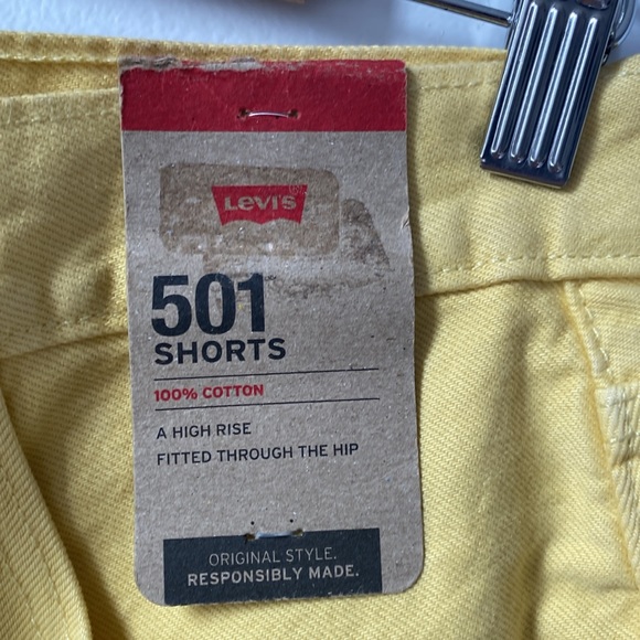 Levi’s 501 shorts women’s, 100% cotton, bright yellow, high rise, size 32 - Picture 5 of 6